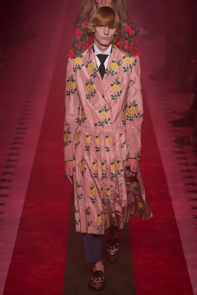Look 26